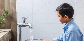 Промывка скважины: зачем это нужно и когда браться за дело